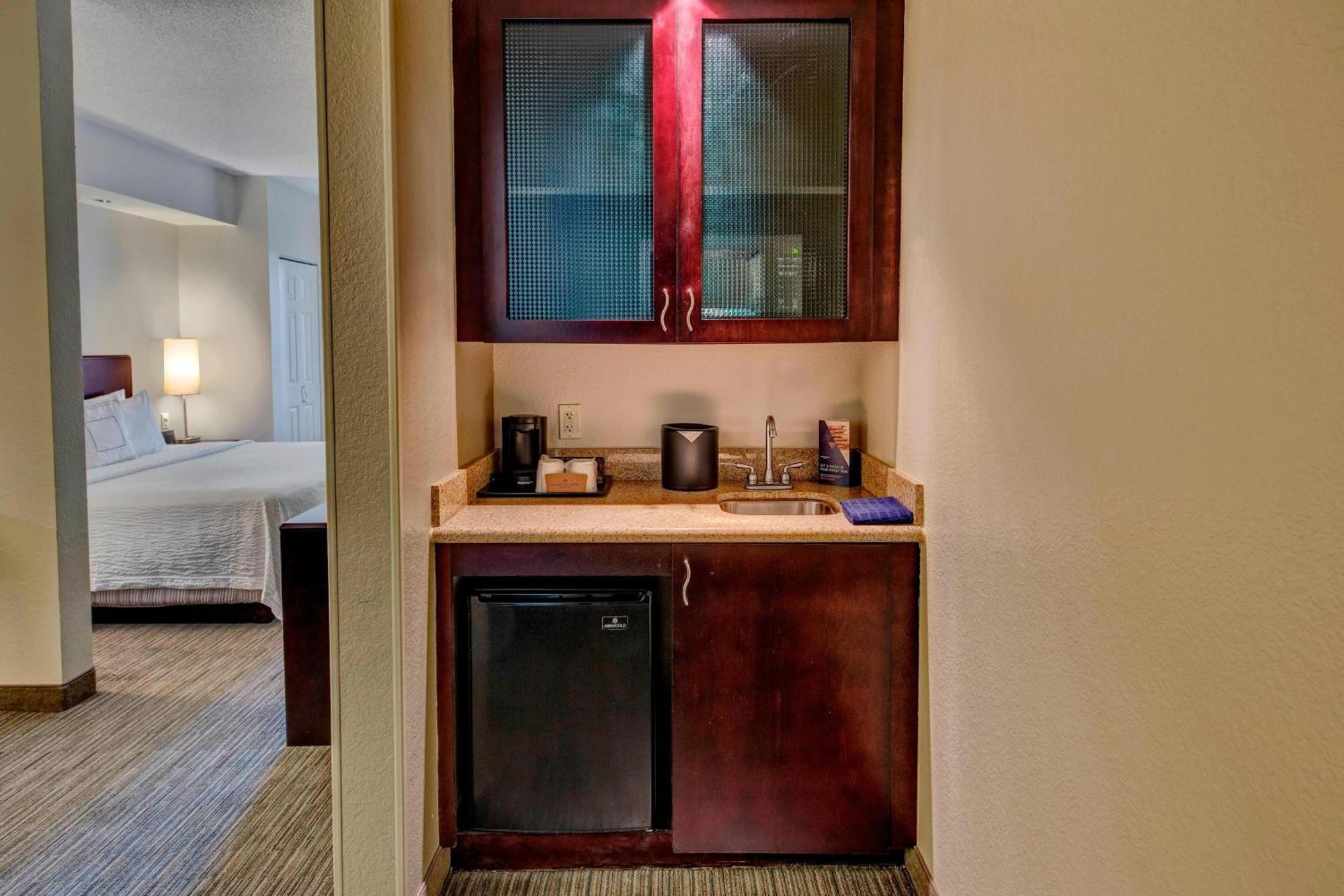 Hotel Springhill By Marriott Golden Gate